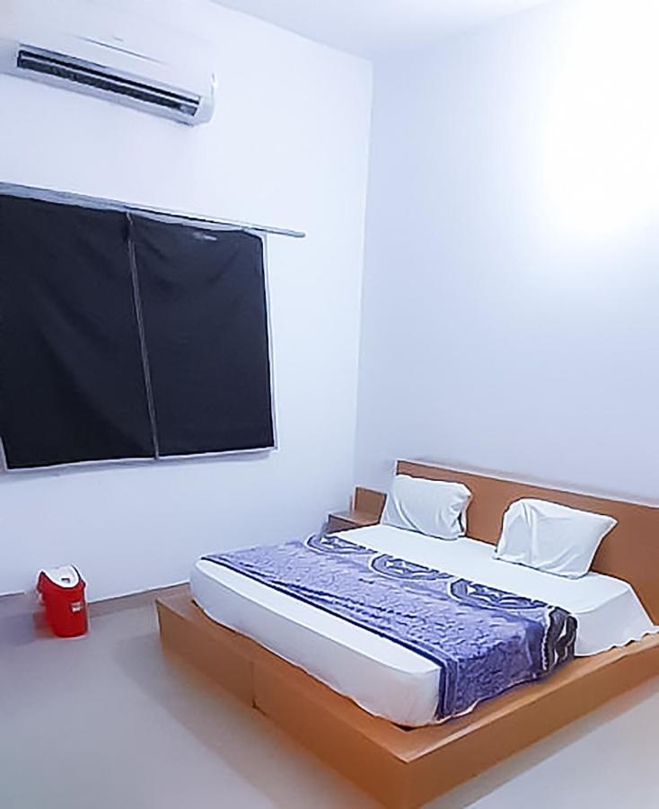 Roomshala 110 Hotel Mulaqaat - Shiv Nadar University Dadri Exterior photo
