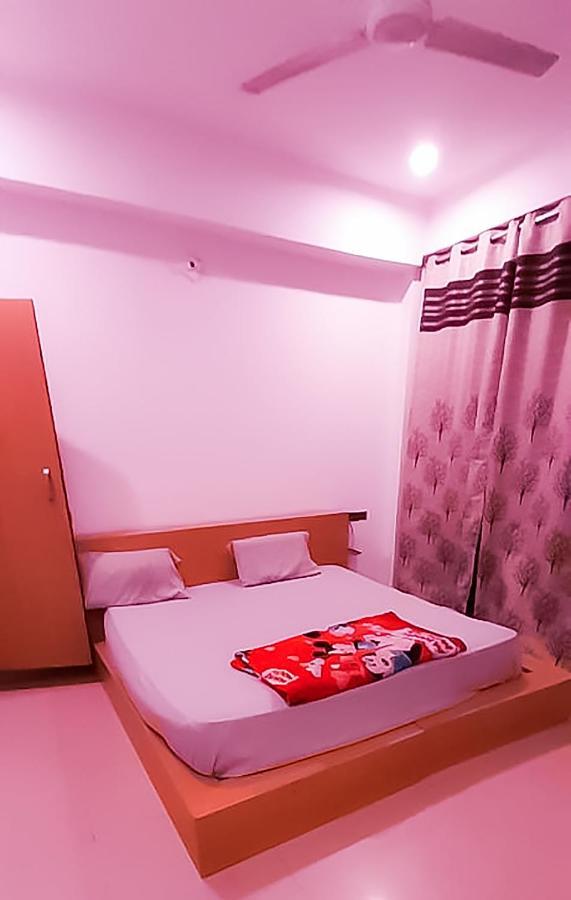 Roomshala 110 Hotel Mulaqaat - Shiv Nadar University Dadri Exterior photo