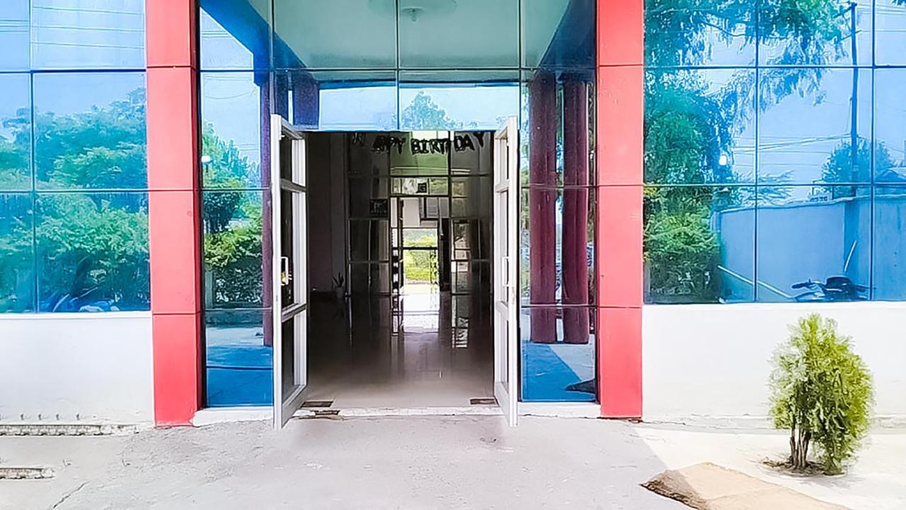 Roomshala 110 Hotel Mulaqaat - Shiv Nadar University Dadri Exterior photo